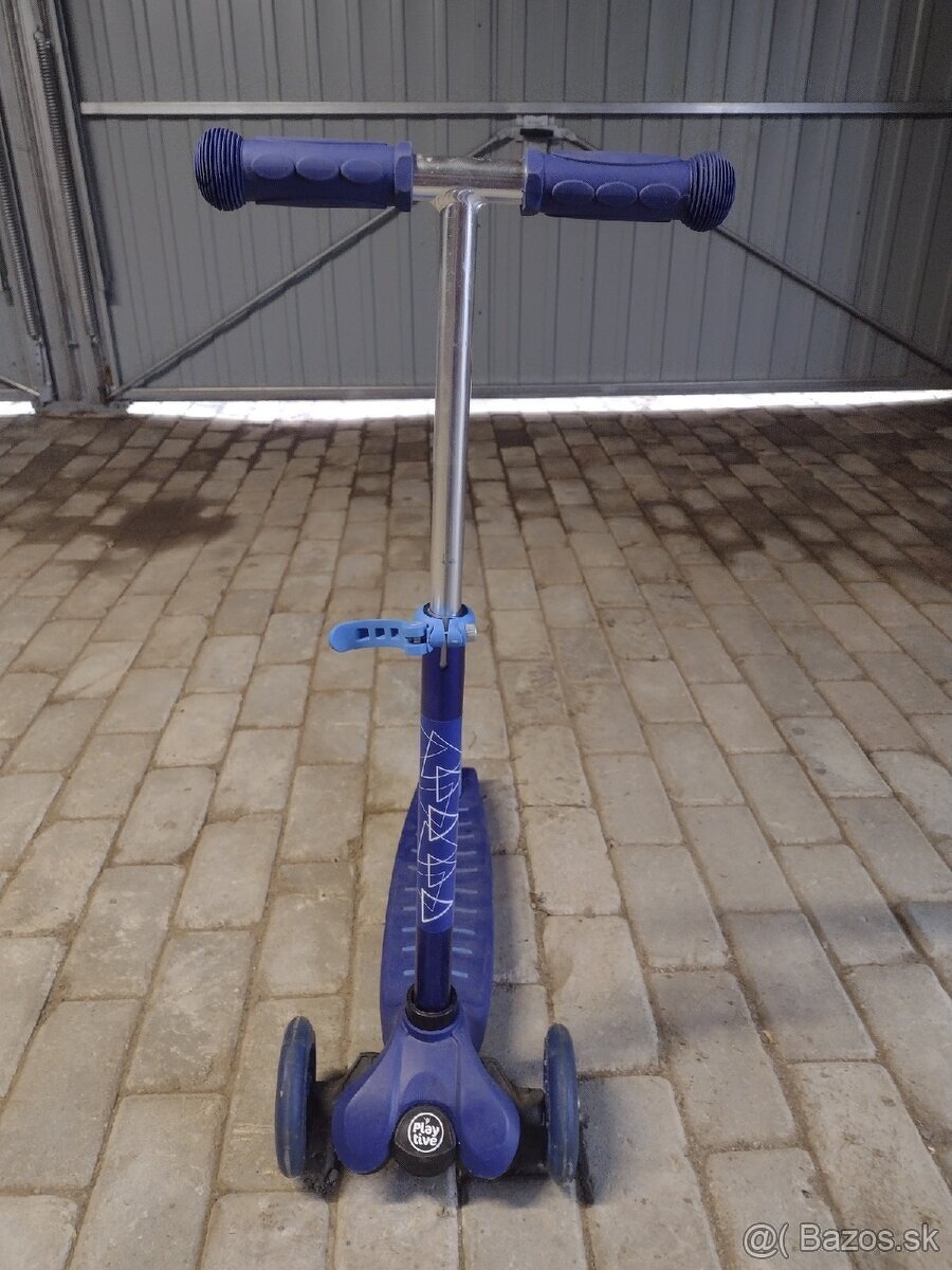 Playtive Detská kolobežka s 3 LED kolieskami.