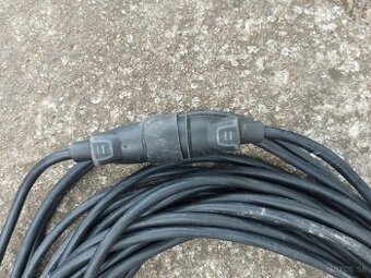 Kábel na 220V-dĺžka 25m