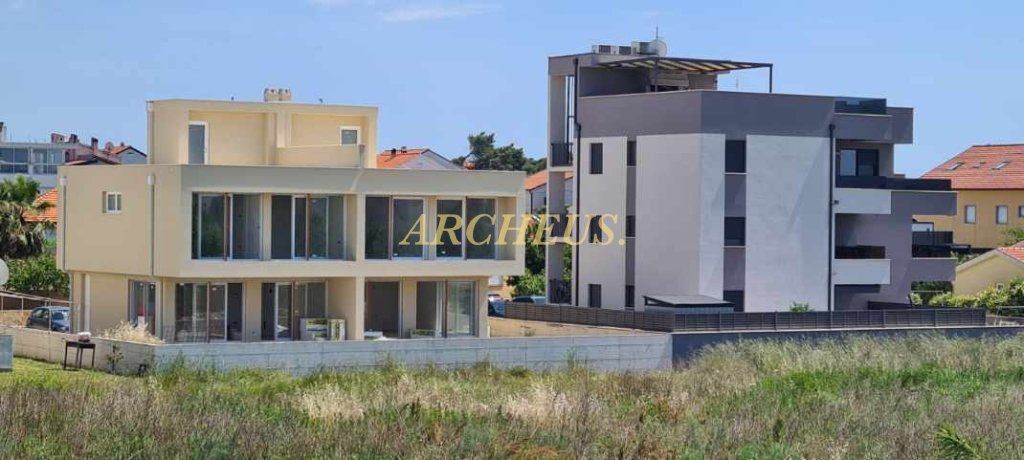 LUXUSNÝ DVOJDOM REZIDENČNÝ KOMPLEX PRIVLAKA - CHORVÁTSKO