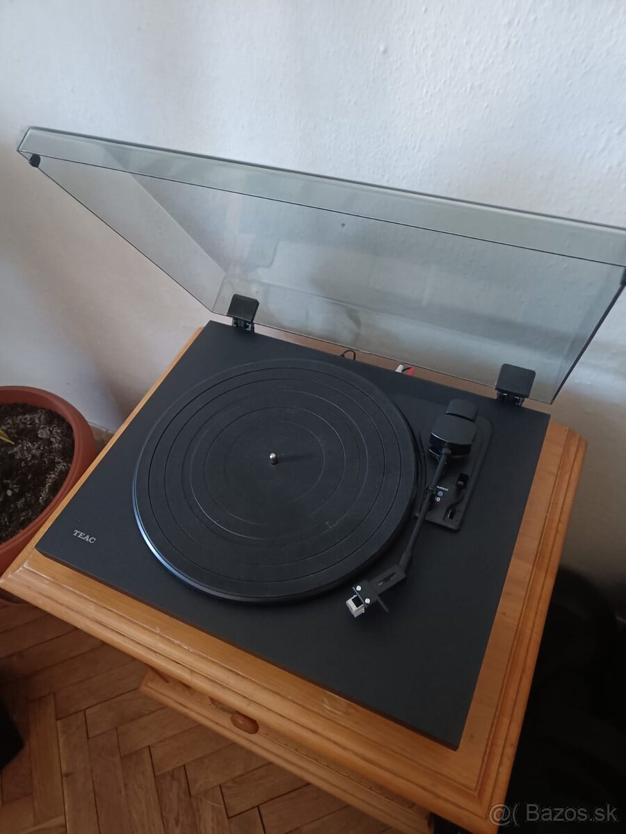 TEAC TN-180BT-A3