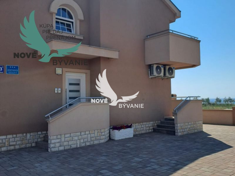 Apartmán s výhľadom na more a záhradou v Chorvatsku -Nin -Za