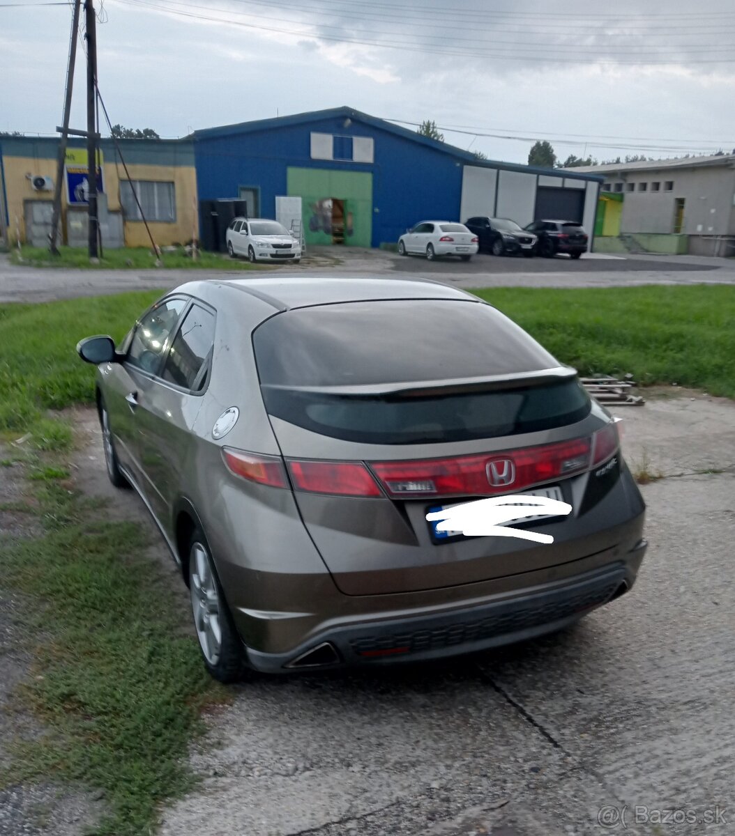 Predám Hondu Civic 8 ufo 2,2 diesel