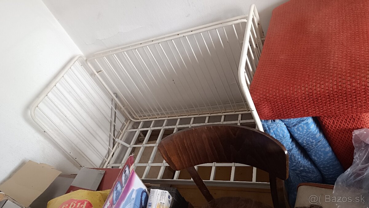 Darujem kovovú detskú postieľku