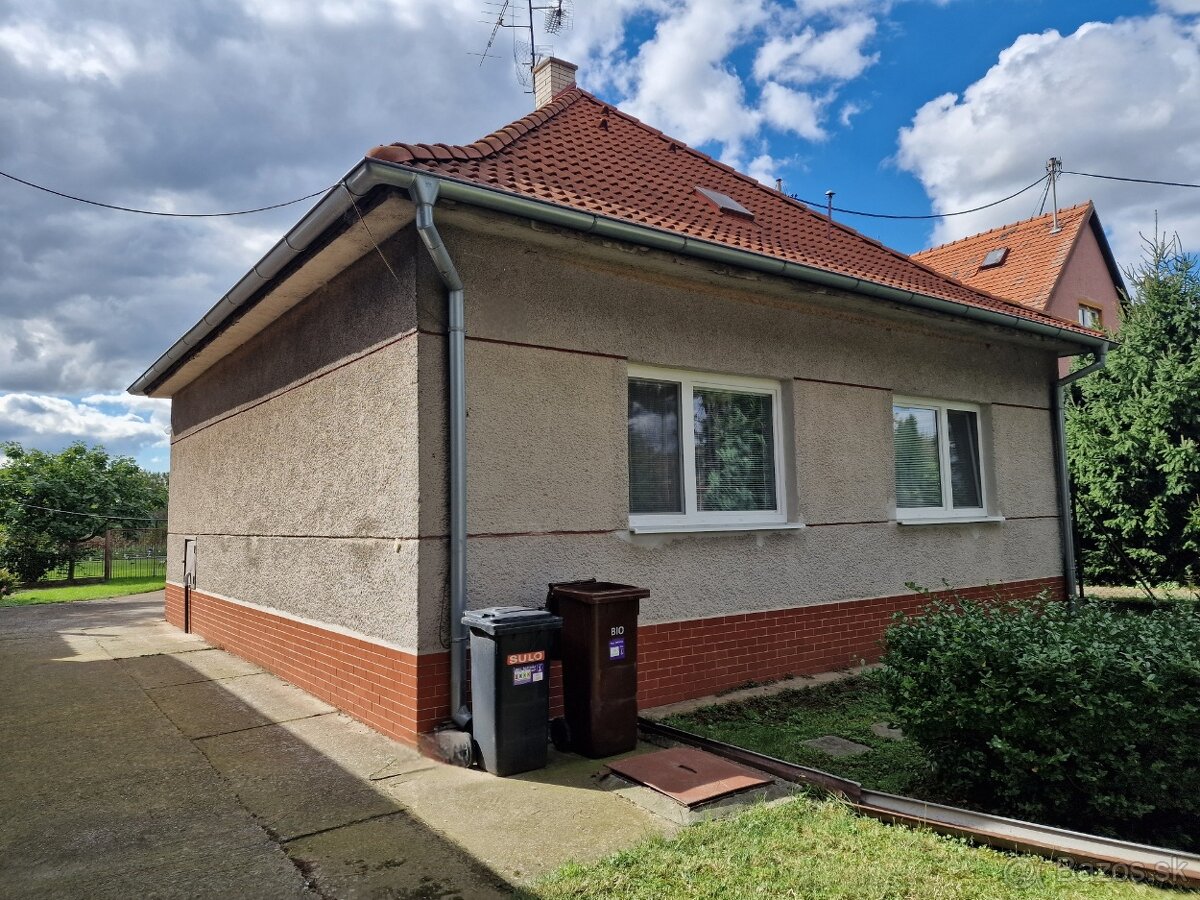 3 izb. rodinný dom s 30,43á pozemkom v Šoporni na predaj