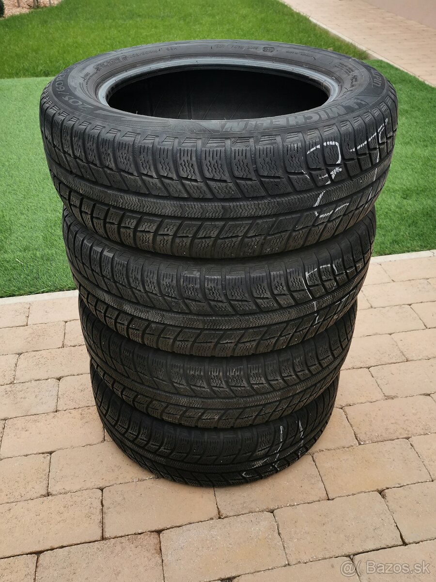 205/60 R16 92H zimne Michelin
