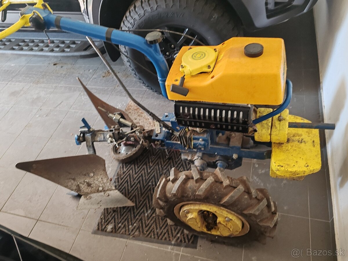 Predám malotraktor Agzat