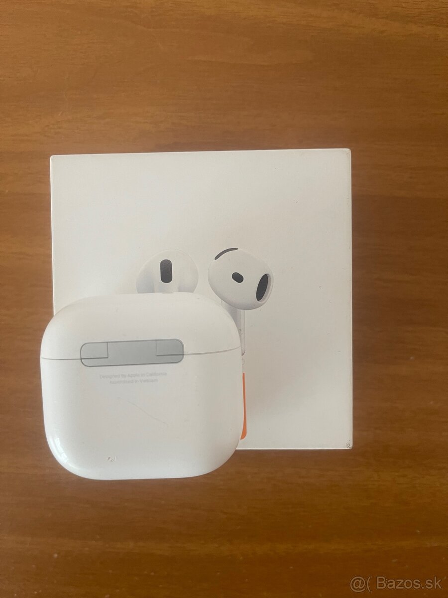 AirPods 4 jedno sluchatko
