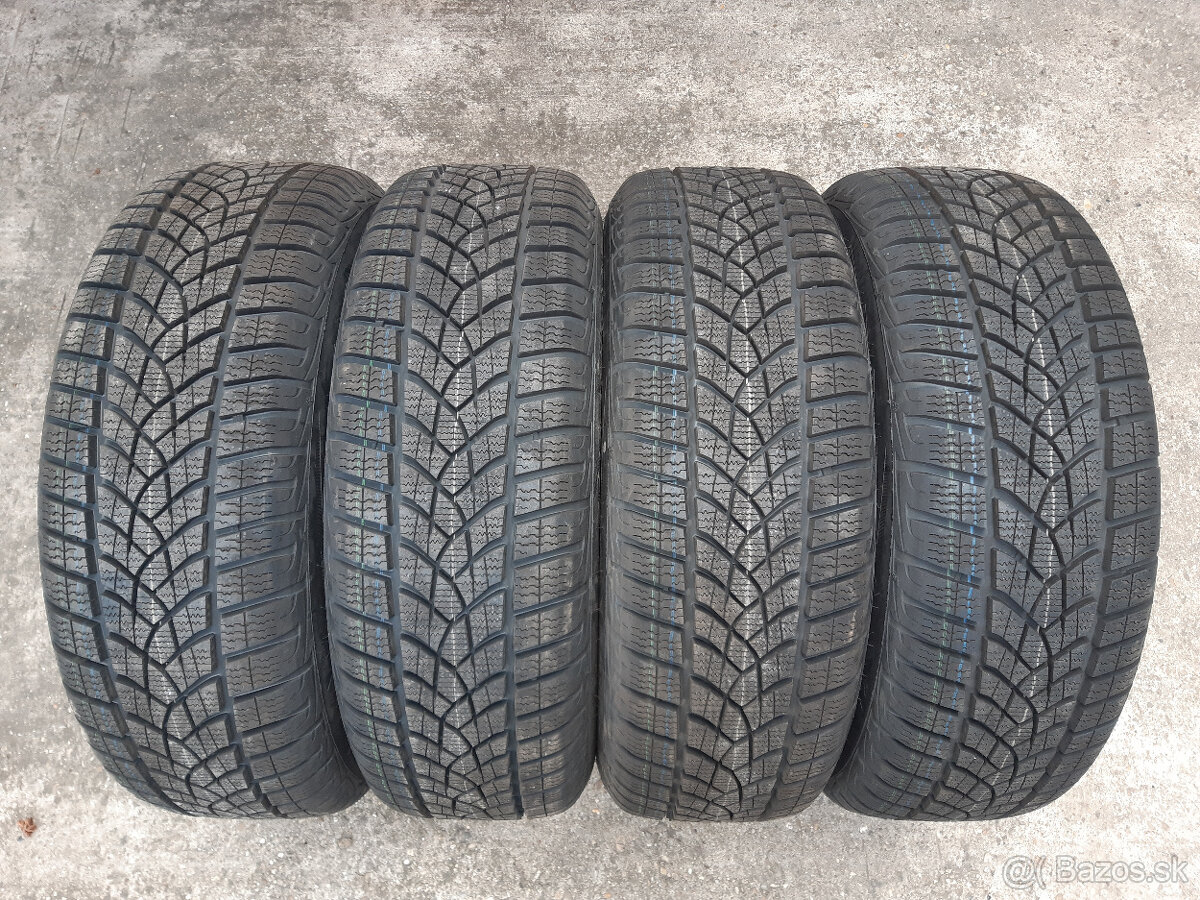 205/60 R16  -nové zimné Run Flat