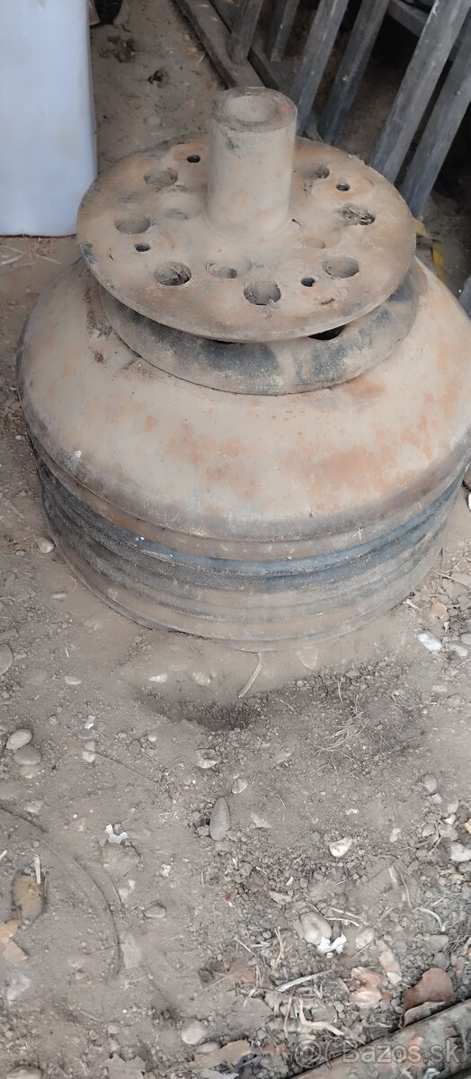 Predám zadné závažie do kolies na zetor