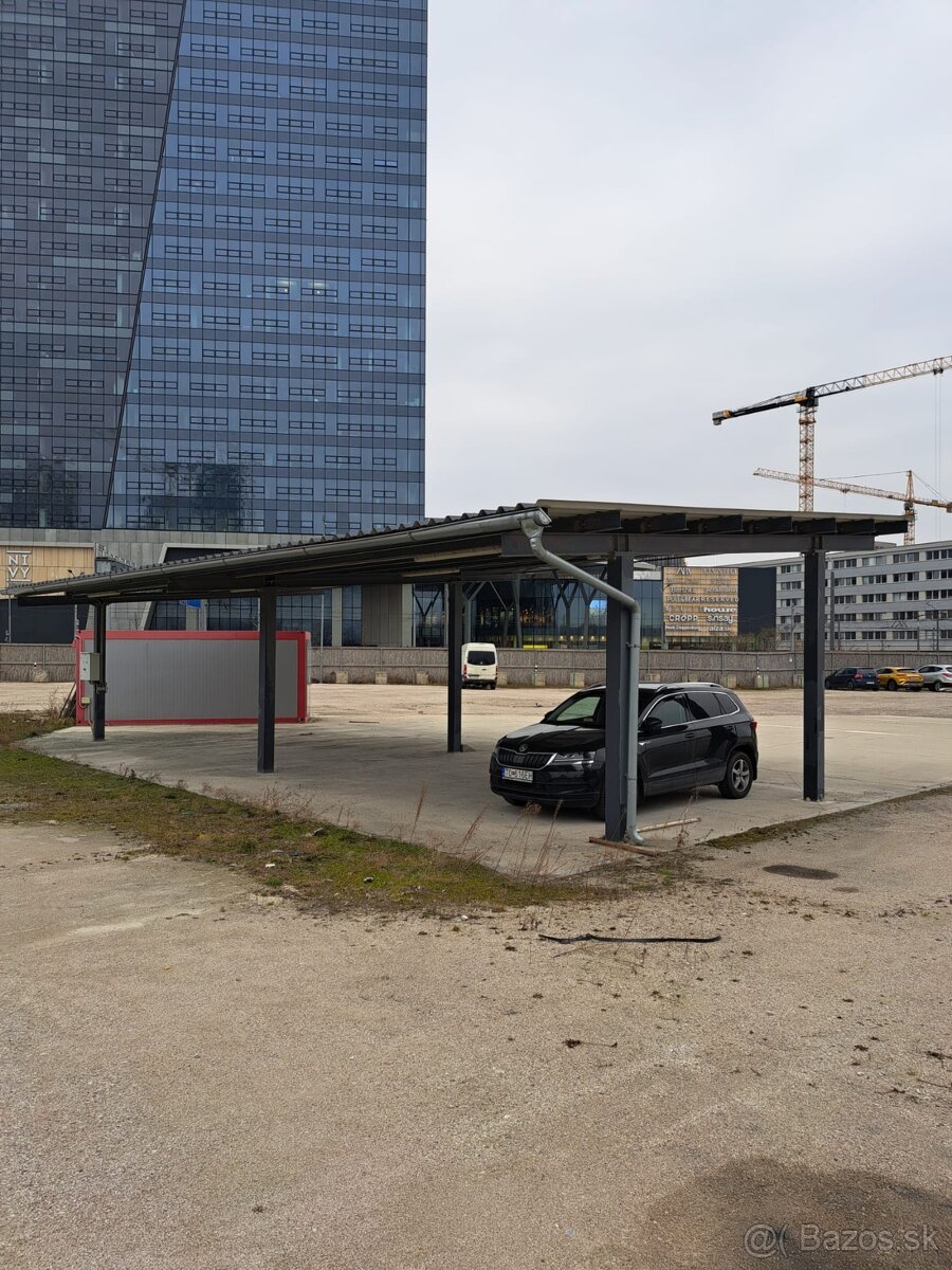 Oceľová konštrukcia s krytinou