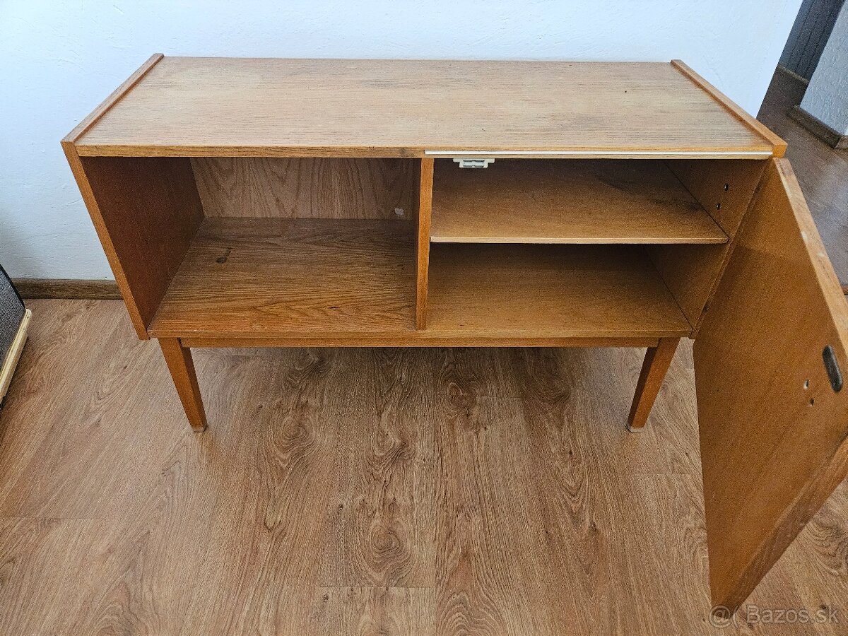 Predám  retro stolik