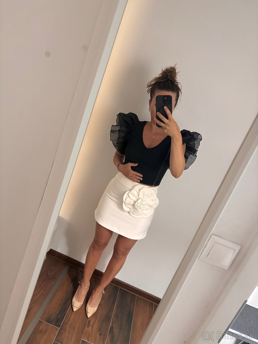 Krásna sukna veľkosť S