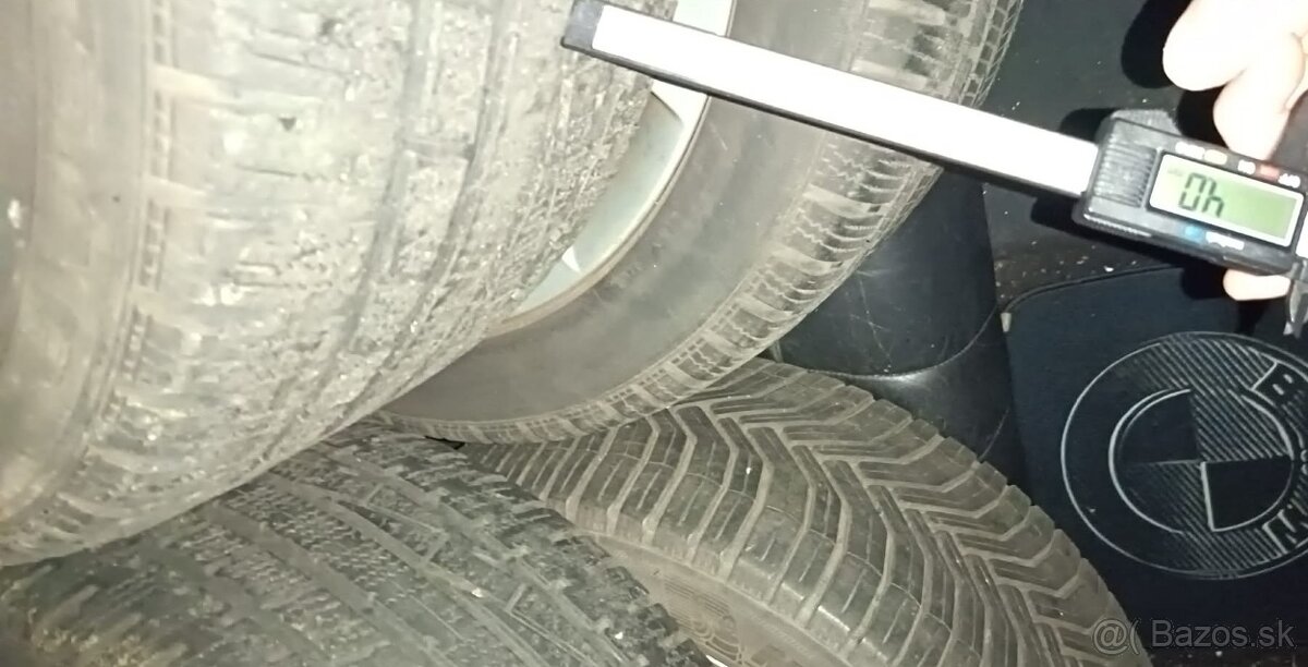 Zimne pneu goodyear 17" 4mm