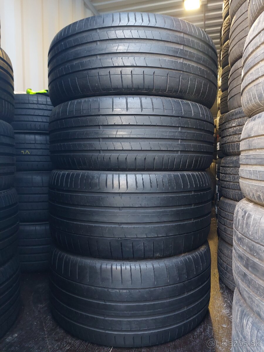 Pirelli Pzero 285/40R23 + 325/35R23