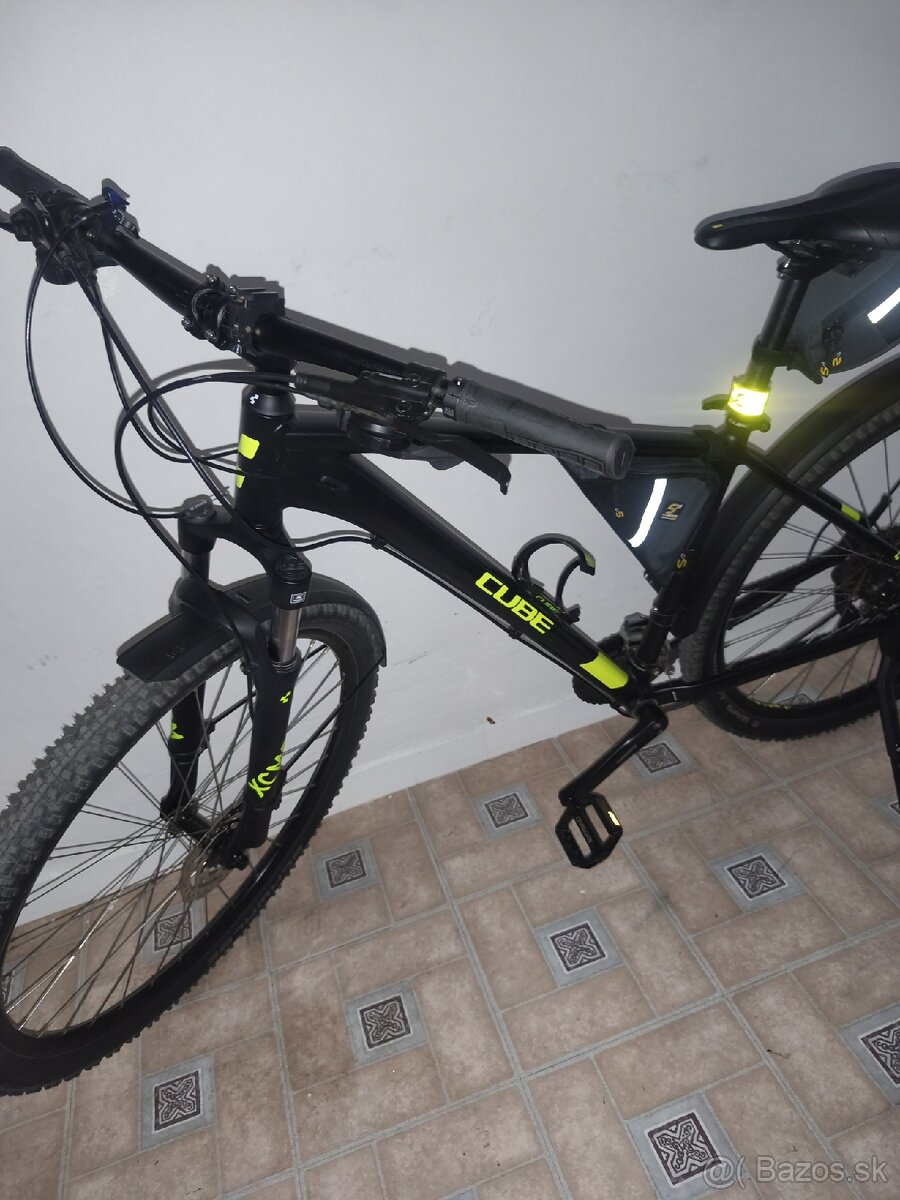Horský bicykel CUBE L 29"