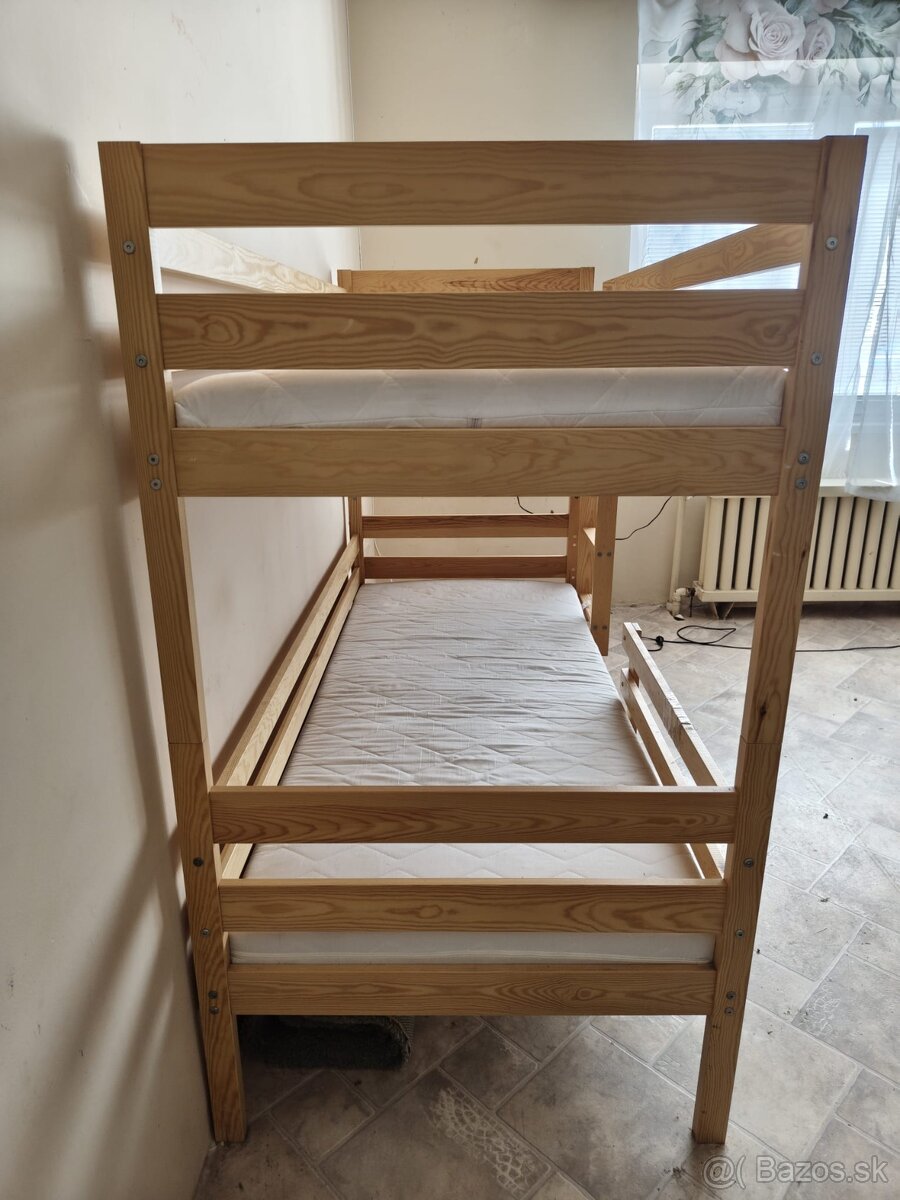 Poschodová posteľ