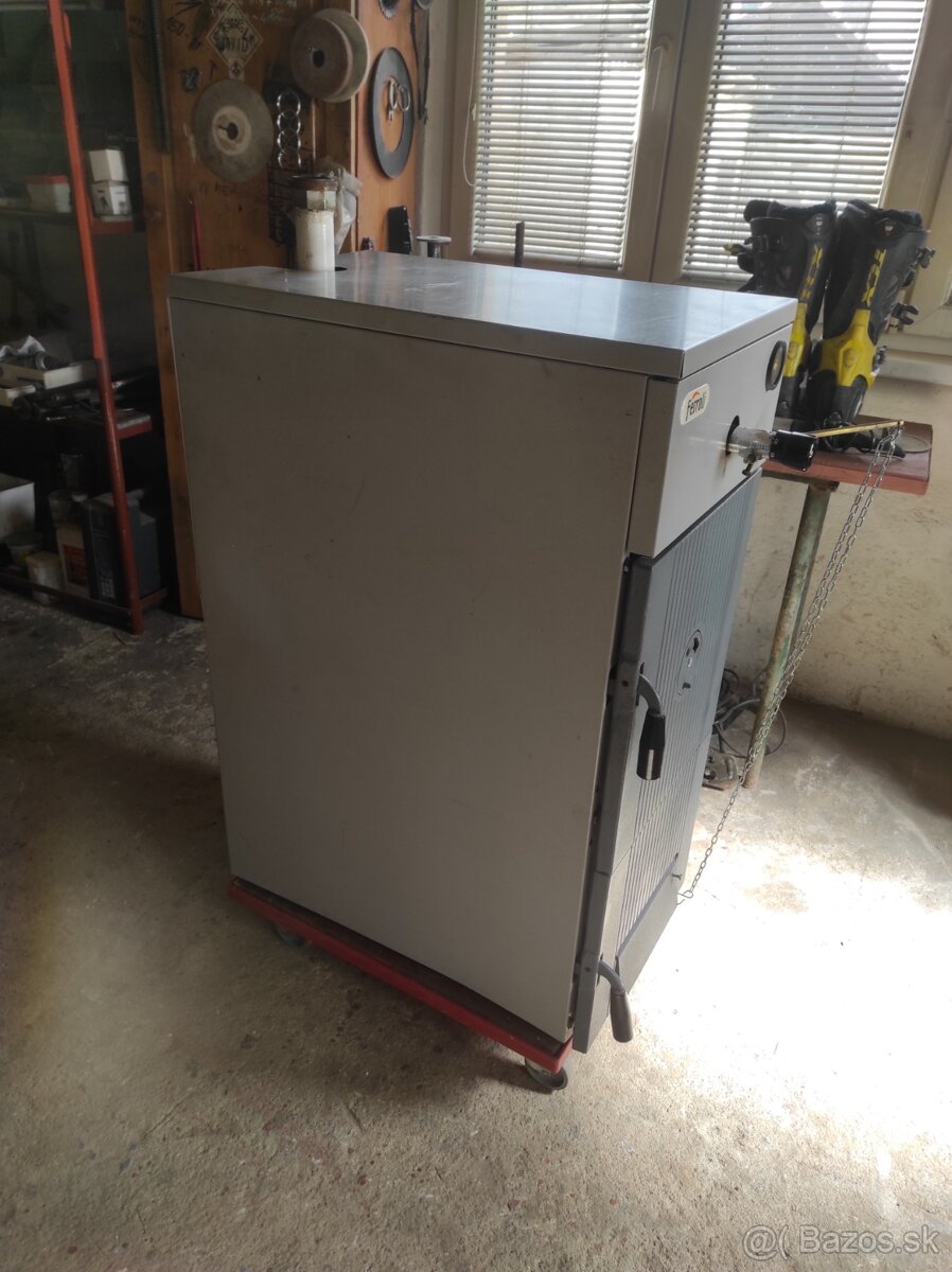 Liatinová pec 6 članok,34kw značka ferroli