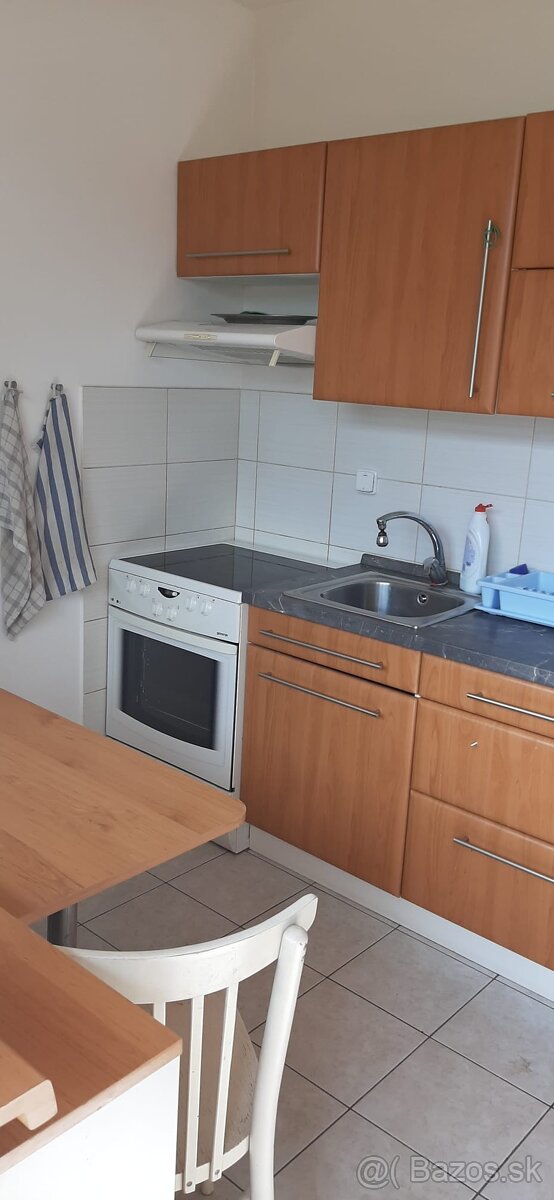 1-izbový byt s 2 balkónmi – centrum LM– voľný od júna