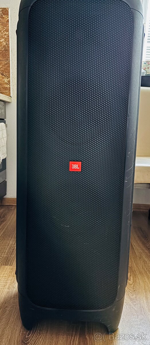 Predám JBL Partybox 1000 – výkonný párty reproduktor