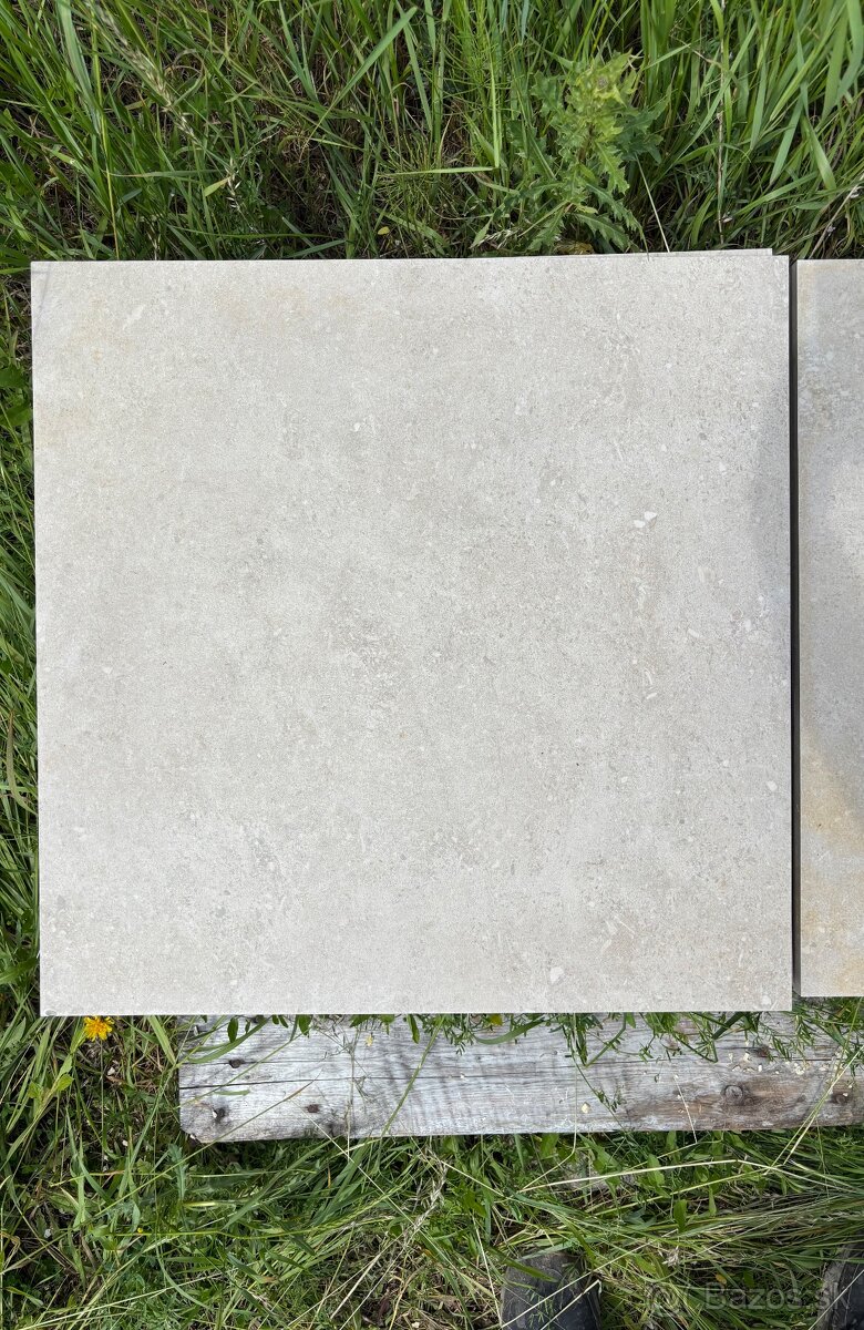 Predám použitú gresovú dlažbu 600mm x 600mm