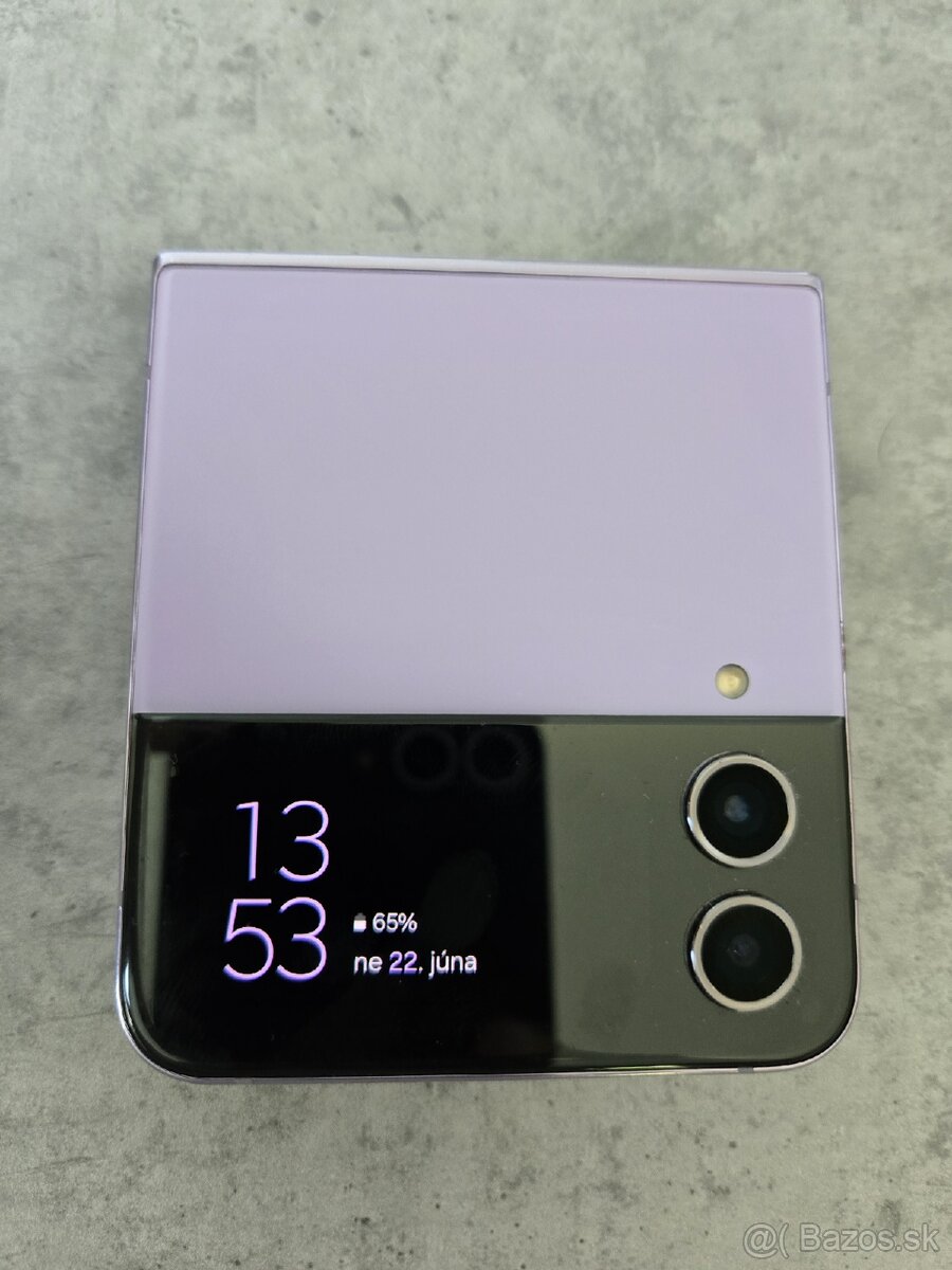 Samsung Galaxy Flip 4