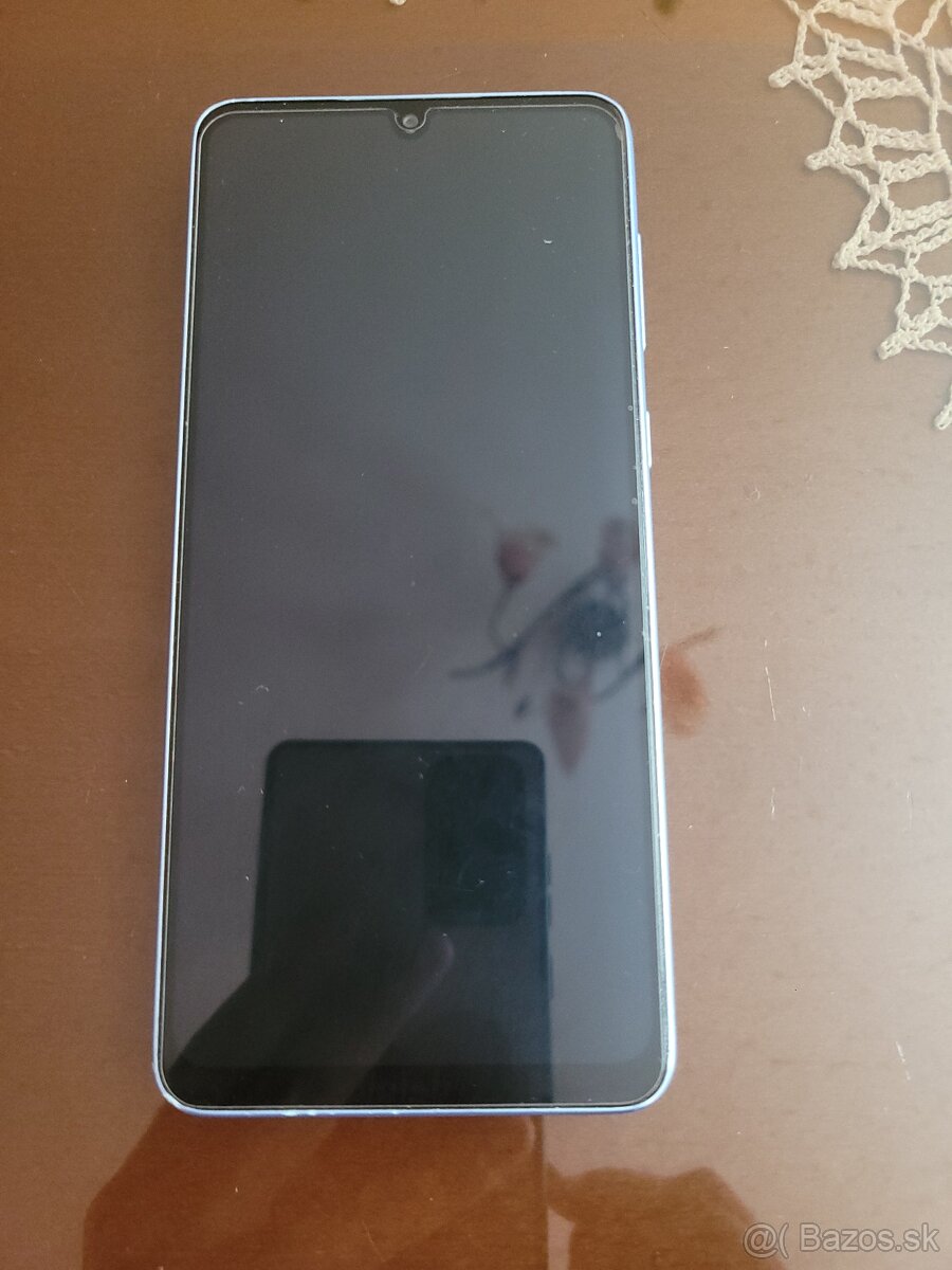 Samsung Galaxy A33 5G, modrý - plne funkčný, vizuálne chyby