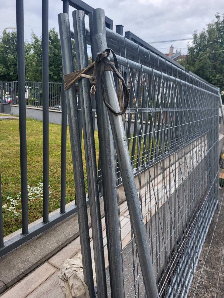 Mobilné oplotenie + podpera na paradajky