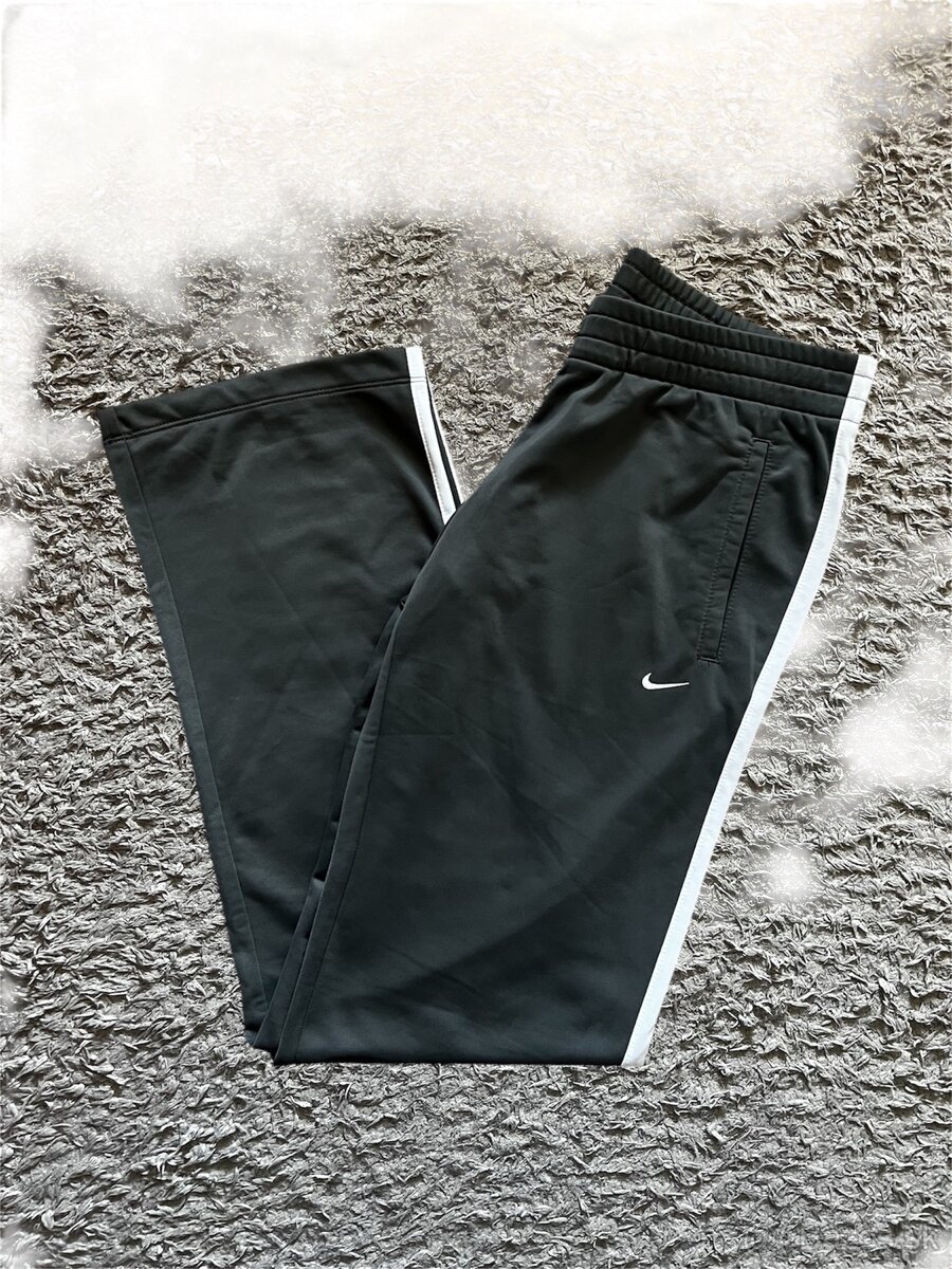 nike tepláky