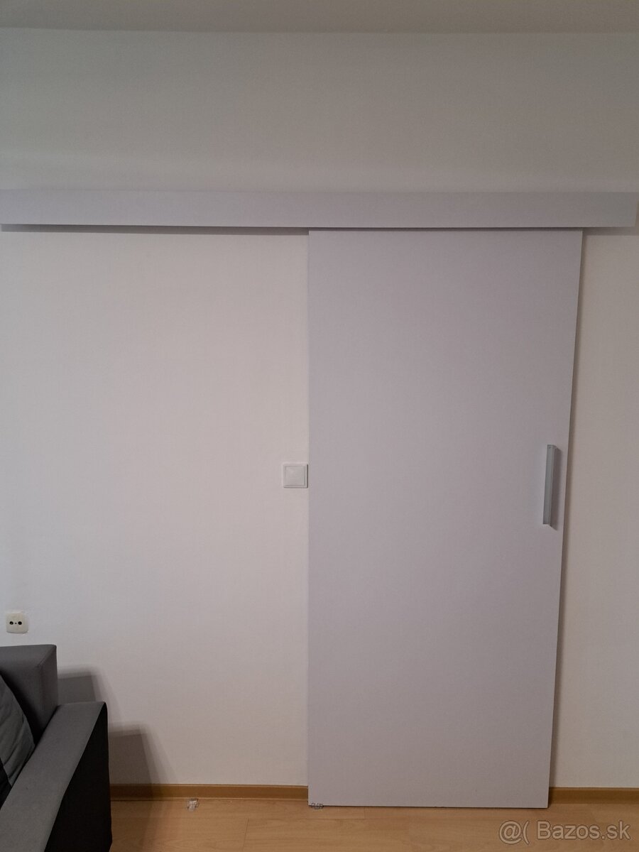 Posuvné interiérové dvere