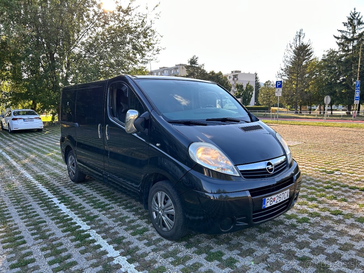 Opel Vivaro 2.0 CDTI 84KW (s obytnou nádstavbou)