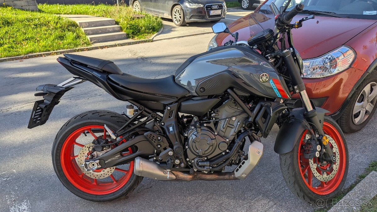 Yamaha MT-07 35kW (2021) - Top stav