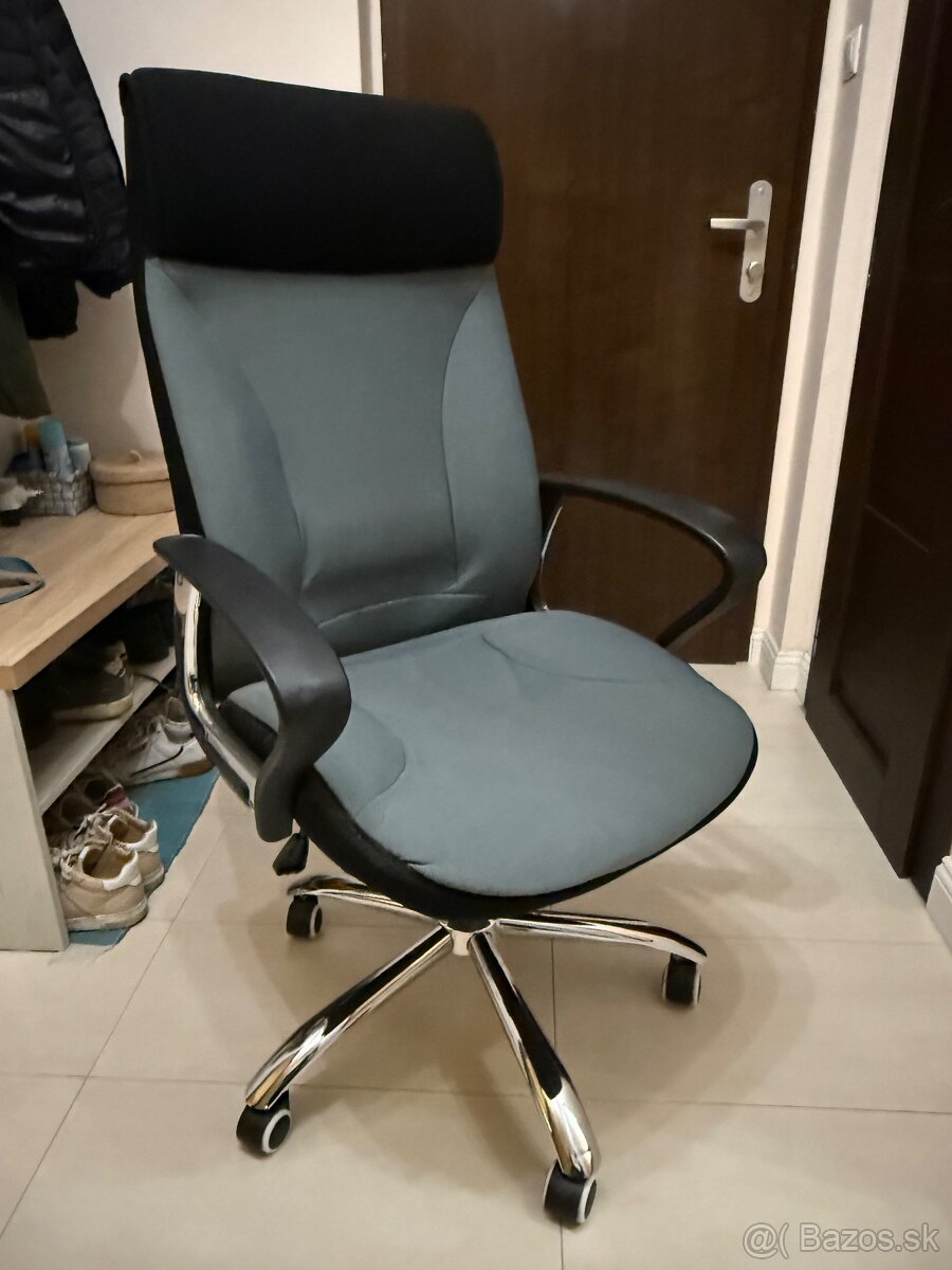 Kancelárska stolička