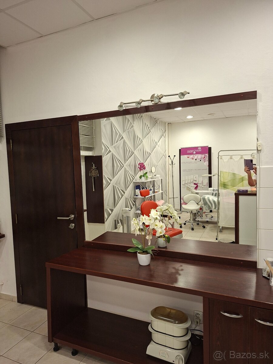 Predám kúpeľňové zrkadlo