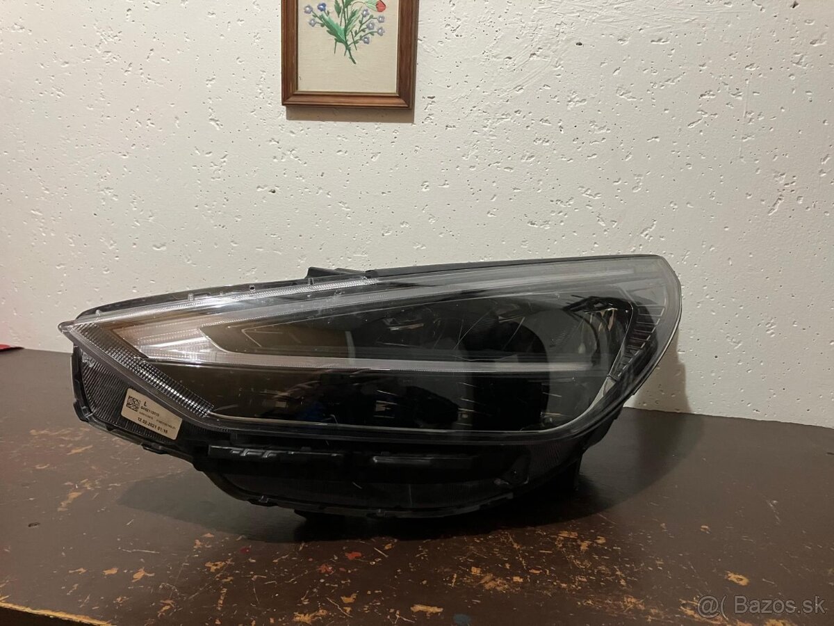 predám svetlomet na hyundai
