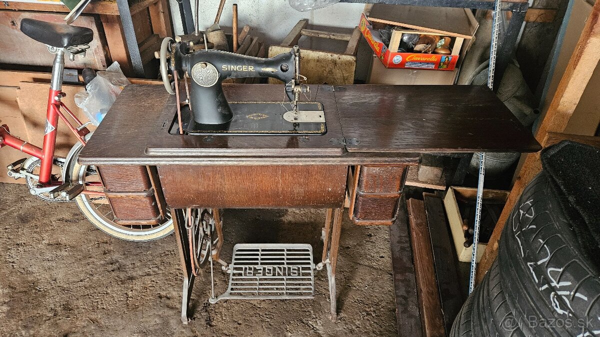 Starožitný šijací stroj SINGER
