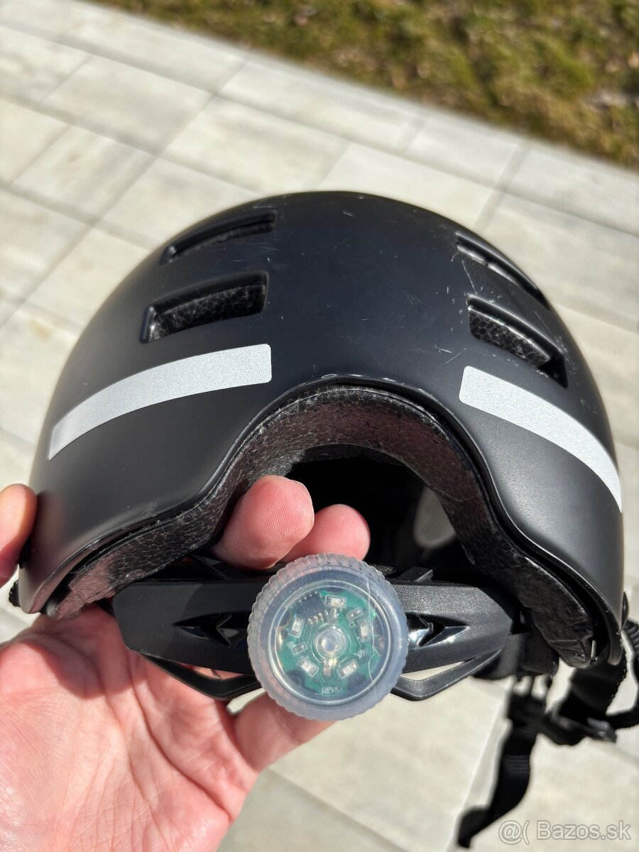 Prilba a odrážadlo