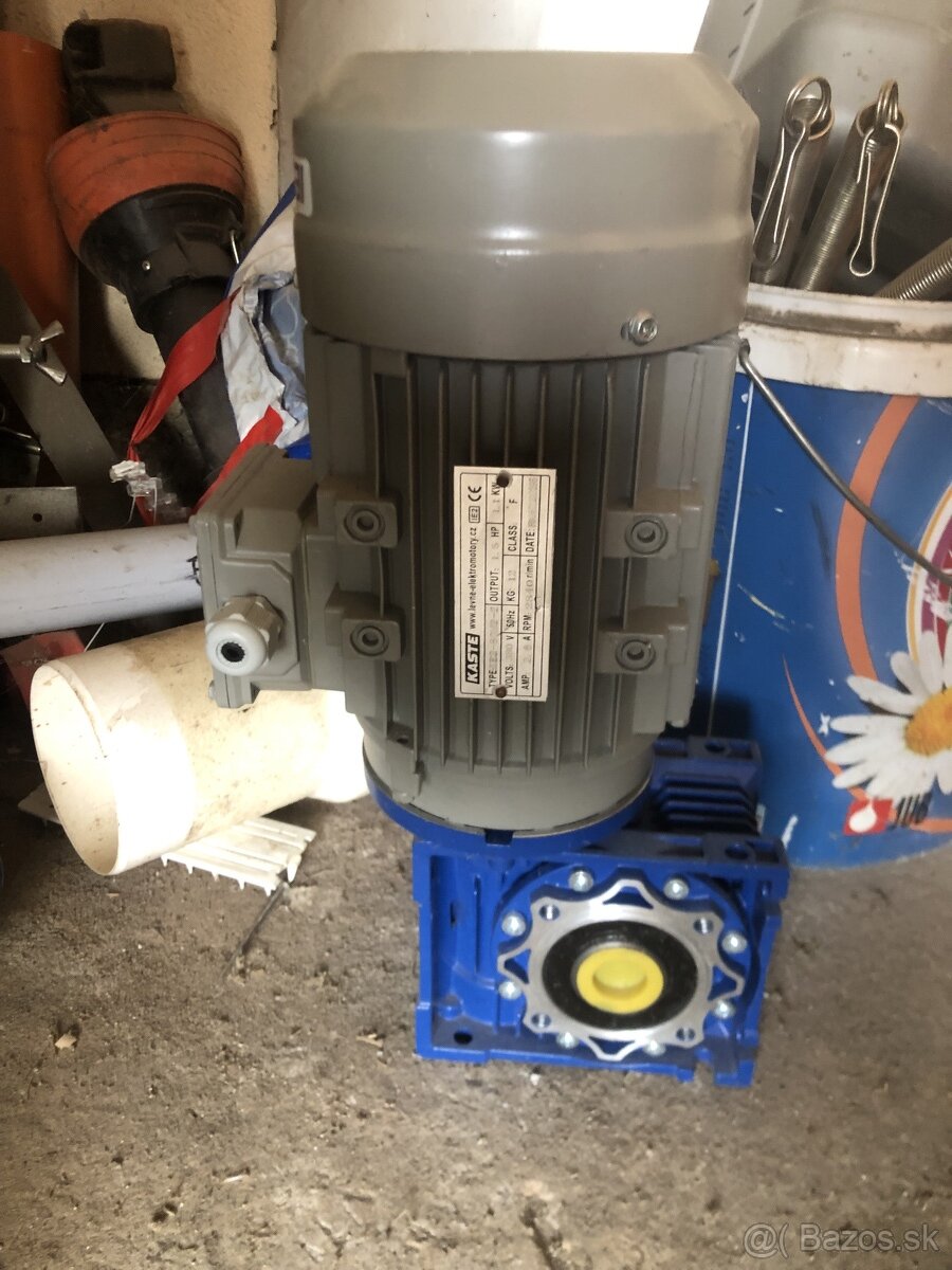 motor s prevodovkou