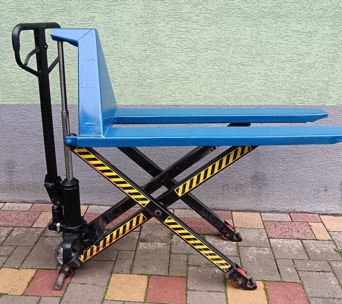 Noznicovy paletovy vozík