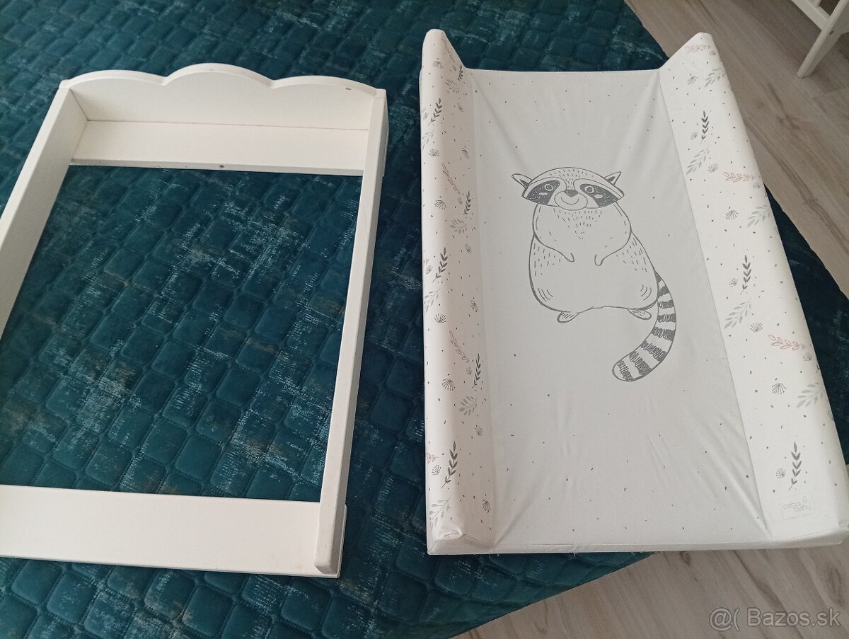 Detské chodítko a prebaľovacia podložka