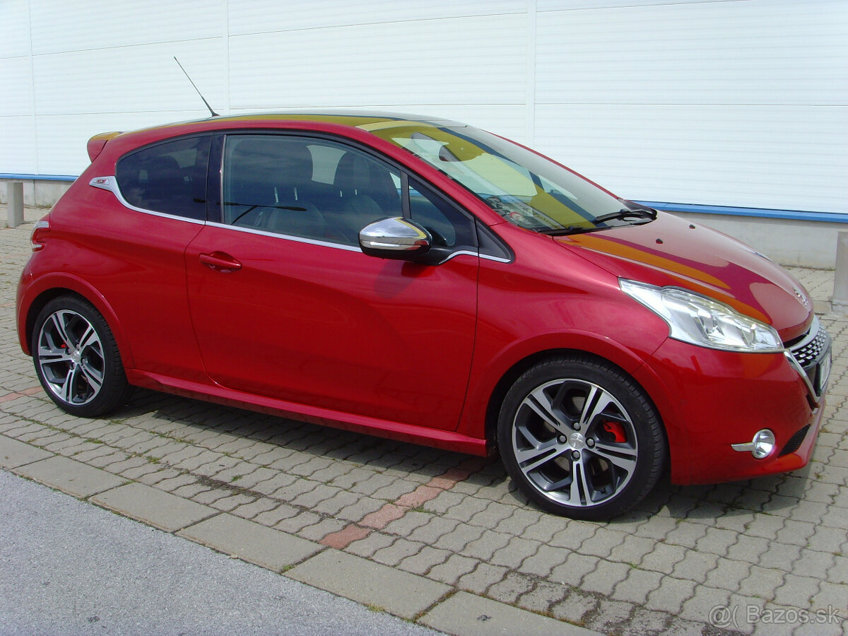PEUGEOT 208 GTi, r.v. 9/2013, 200 koní, len 20.000 km
