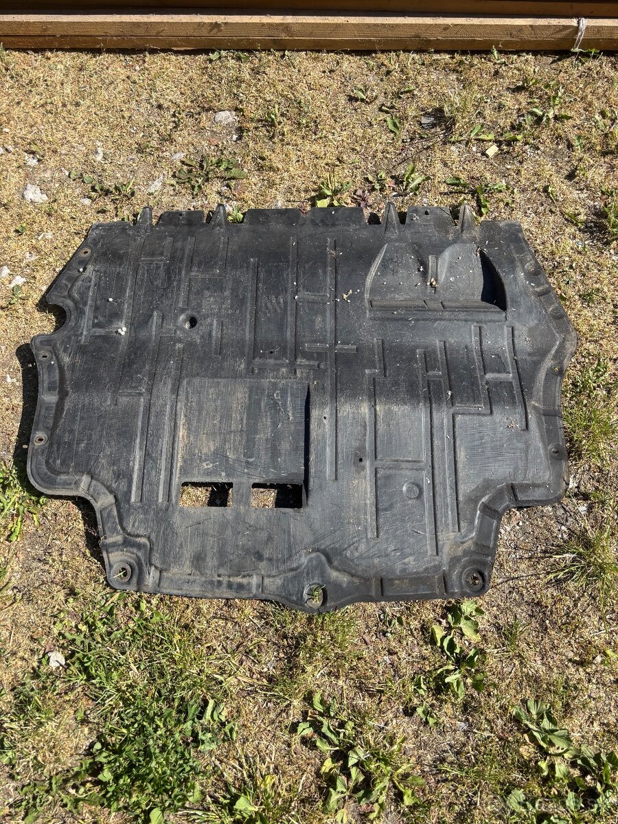 Predám podmotorovy kryt VW Passat B6 diesel