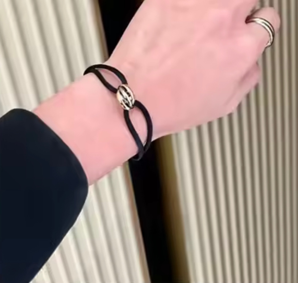 Cartier červený a čierny náramok