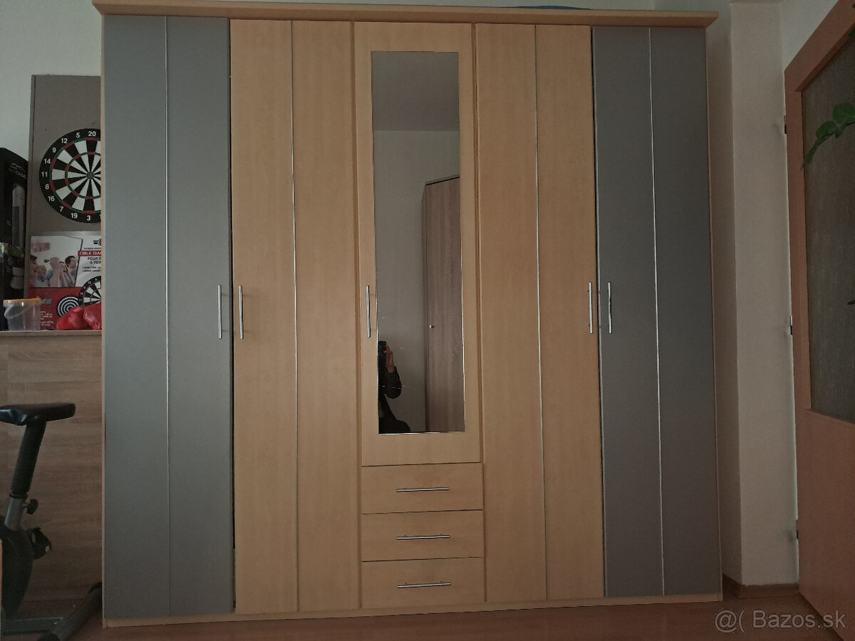 Lacno predám nábytok