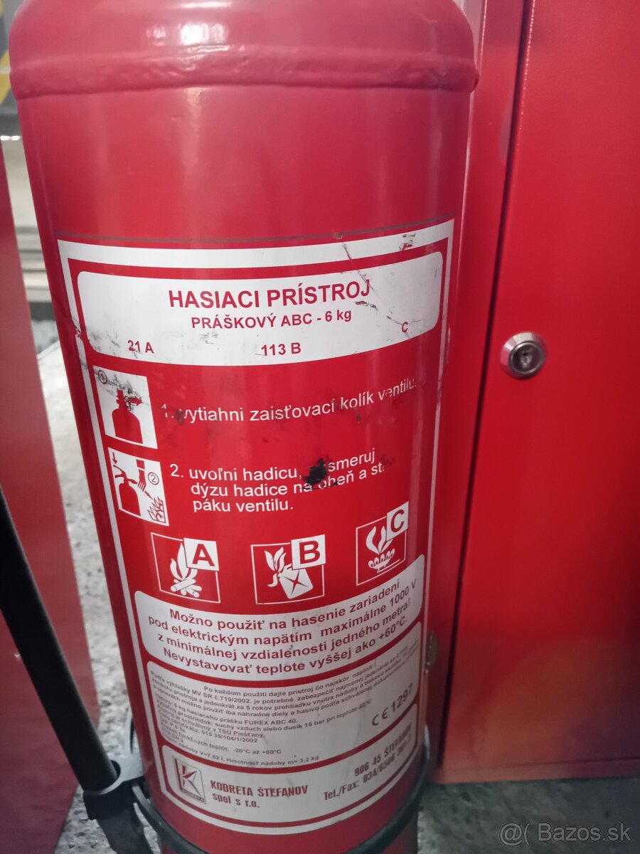 Hasiaci prístroj 6kg + skrinka