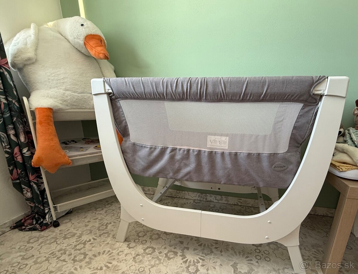 Rastúca posteľ schnuggle air crib