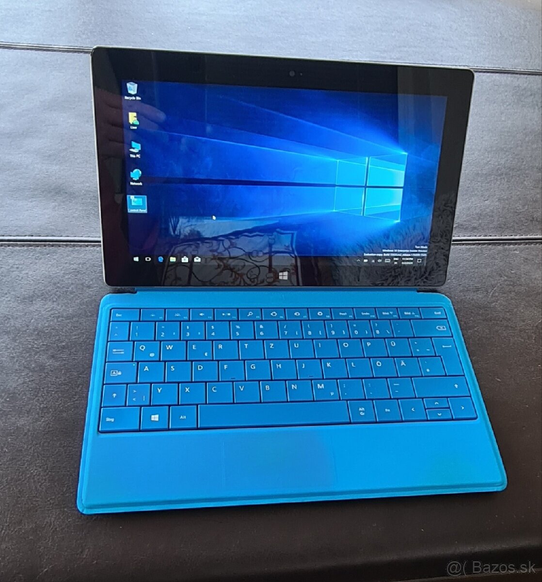 Predám Microsoft Surface 2 s Windows 10RT , 32 GB