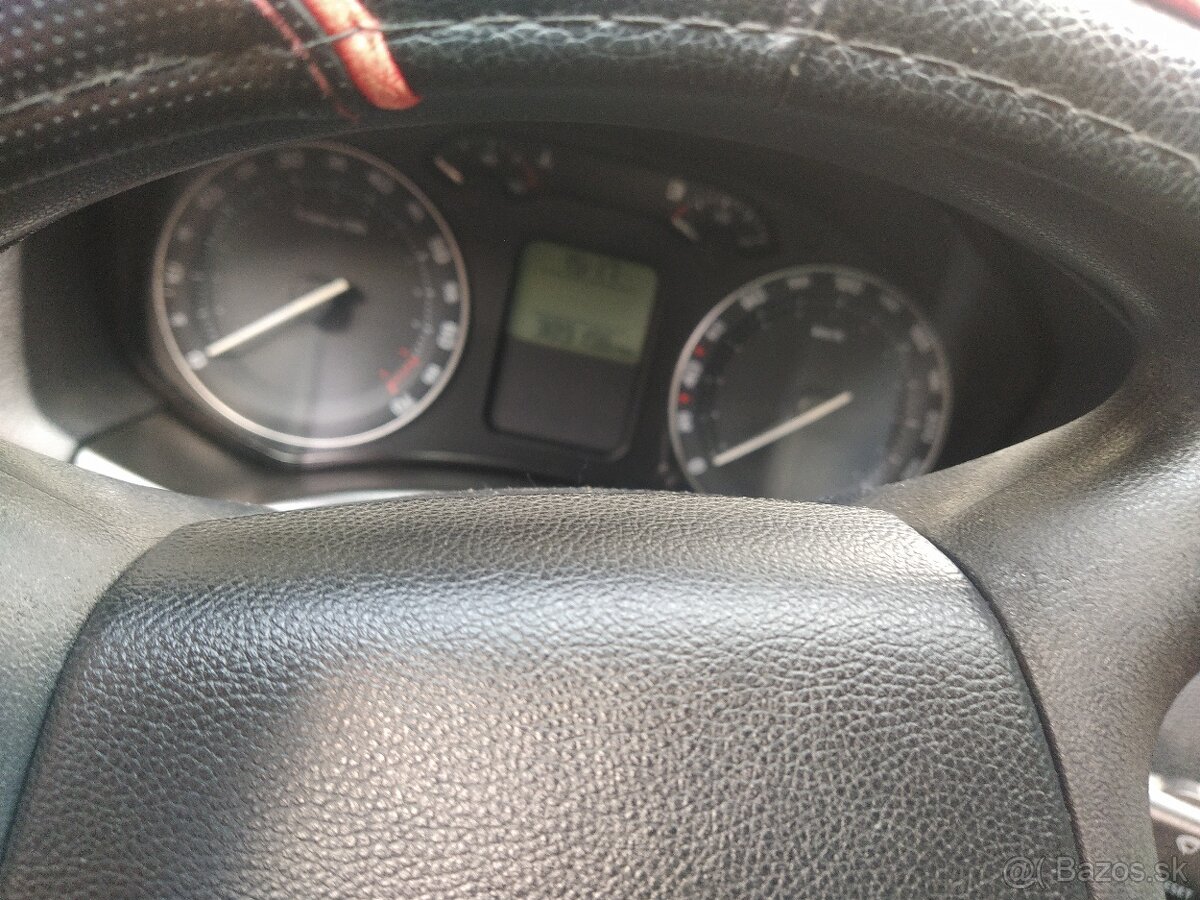 Škoda Octavia 2 1.6 benzin
