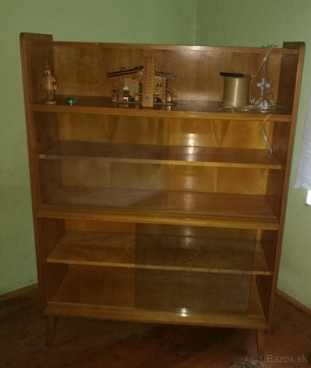 Predám retro nábytok Tatra Pravenec