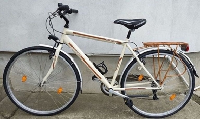 Trekingový cestný pánsky bicykel