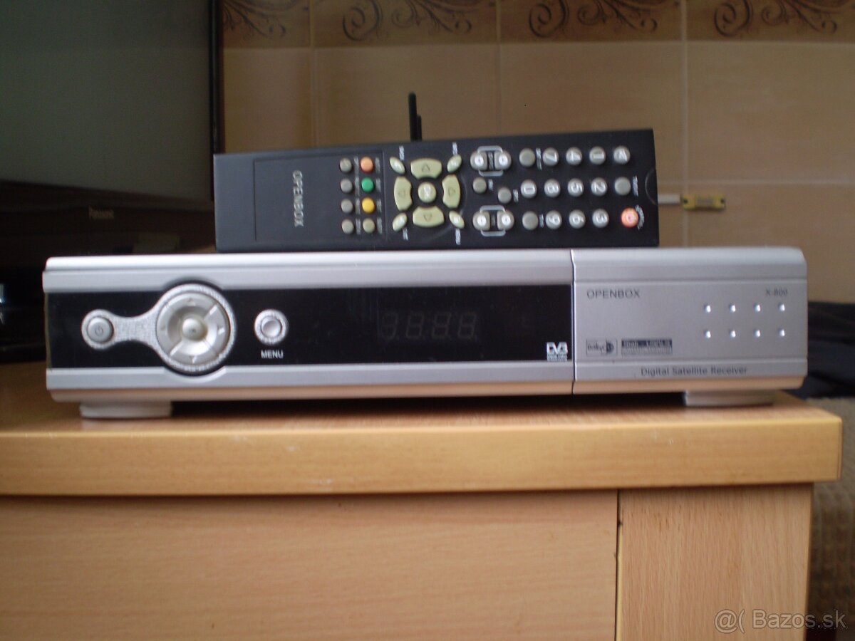 Digitalny Satelitny Prijimac OPENBOX X-800 + Scart kabel